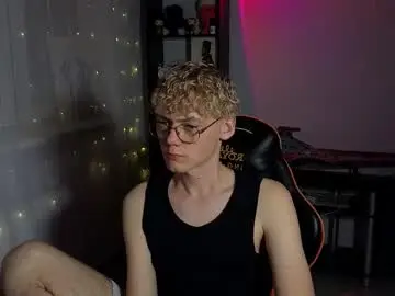 Chaturbate Free Live Porn of kirill_20_cm