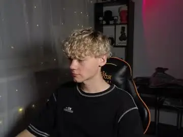 Chaturbate Live Sex Cam of kirill_20_cm