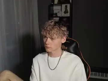 Chaturbate Live Sex Cam of kirill_20_cm
