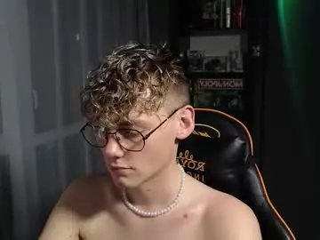 Chaturbate Free Live Porn of kirill_20_cm