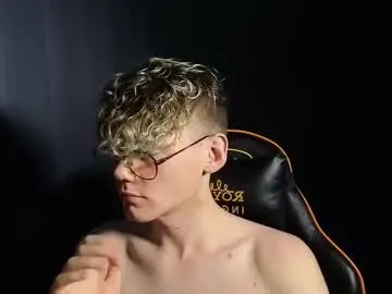 Chaturbate Nude Webcam of kirill_20_cm