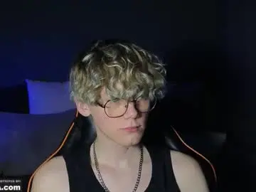 Chaturbate Free Live Porn of kirill_20_cm