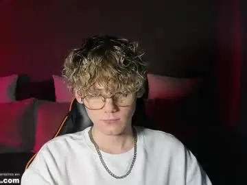 Chaturbate Free Porn Cam of kirill_20_cm