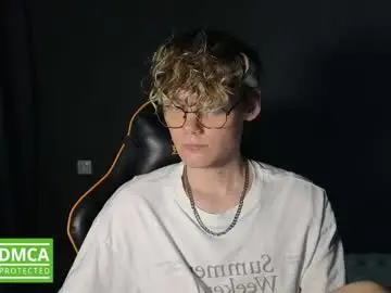 Chaturbate Live Porn of kirill_20_cm