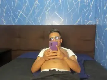 Chaturbate Nude Webcam of leoo_24