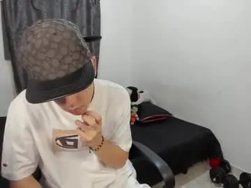 Chaturbate Live Porn of santiceballo