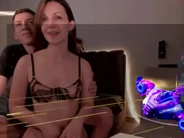 Chaturbate Live Sex Cam of julie_n_jastin