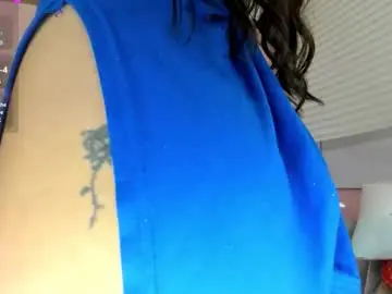 Chaturbate Live Sex Cam of tiny_cora