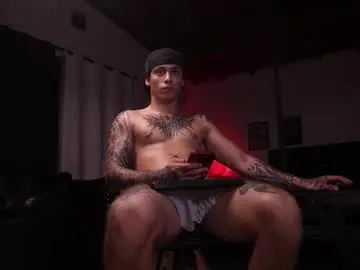 Chaturbate Nude Webcam of xomega_02