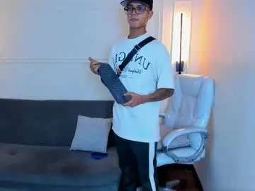 Chaturbate Nude Webcam of paradise_boy_s