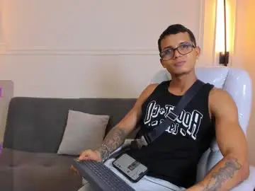 Chaturbate Live Sex Cam of paradise_boy_s