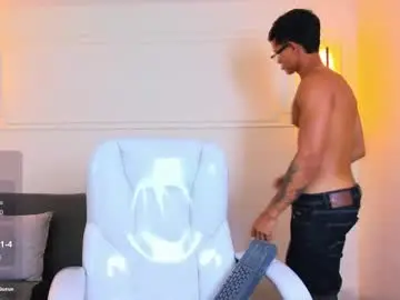 Chaturbate Live Sex Cam of paradise_boy_s