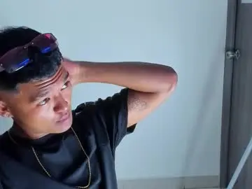 Chaturbate Live Sex Cam of andrewkenoxx_