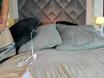 Chaturbate Sex Chat of kinkypetite1