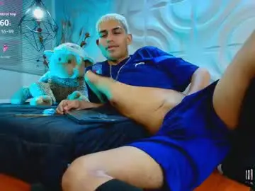 Chaturbate Live Sex Cam of itszairen