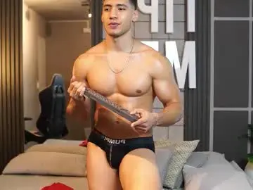 Chaturbate Nude Webcam of tian_brooks