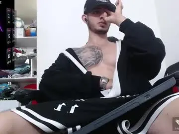 Chaturbate Live Sex Cam of kenn_blake1