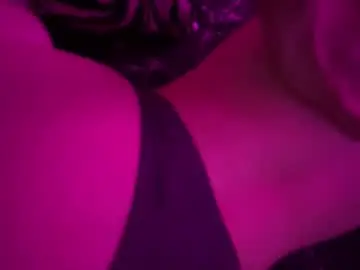 Chaturbate Live Sex Cam of lady_lucky_love
