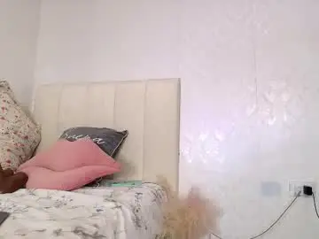 Chaturbate Live Sex Cam of monicaflower