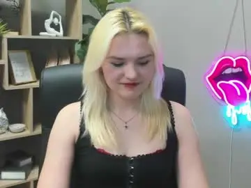 Chaturbate Live Sex Cam of lilysweetxo