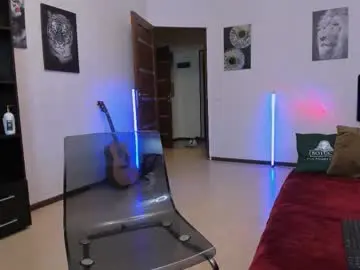 Chaturbate Live Sex Cam of marc105100