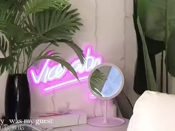 Chaturbate Adult Webcam of violetvio1ator