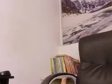 Chaturbate Watch Live Sex Cams of adrianna5_