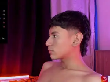 Chaturbate Sex Chat of damien_howard