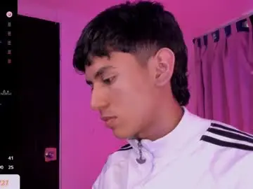 Chaturbate Live Sex of damien_howard