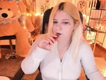 Chaturbate Live Sex Cam of diaangell