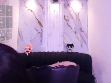 Chaturbate Live Sex Cam of mhia_kate