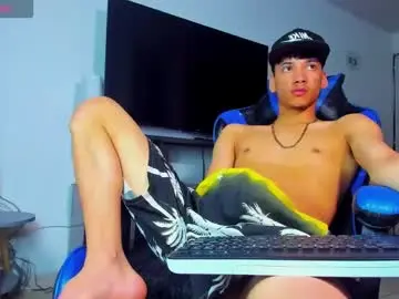 Chaturbate Free Live Porn of lyam_russo