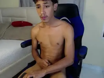 Chaturbate Free Live Porn of ostin_18hot