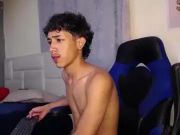 Chaturbate Adult Webcam of ostin_18hot