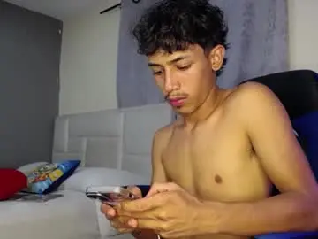 Chaturbate Nude Webcam of ostin_18hot