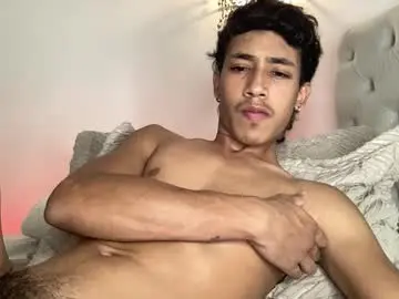 Chaturbate Free Live Porn of ostin_18hot