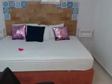 Chaturbate Live Sex Cam of kyliebenson