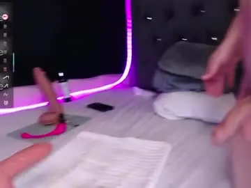 Chaturbate Live Sex Cam of henry_diaz