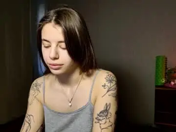 Chaturbate Watch Live Sex Cams of lucyrait