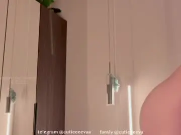 Chaturbate Watch Live Sex Cams of cutieeeeva
