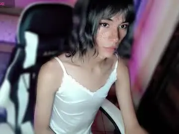 Chaturbate Live Sex Cam of fineboii_rey18