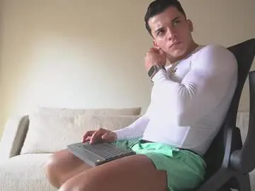 Chaturbate Free Live Porn of maximohoot