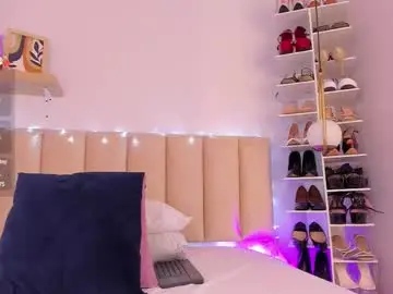 Chaturbate Live Sex Cam of coralsmith11