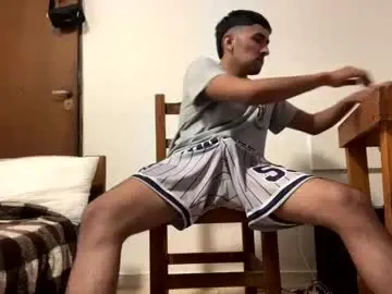 Chaturbate Adult Video Chat of y0ungwithbrowndick