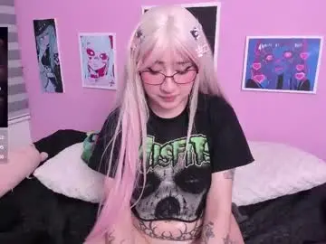 Chaturbate Nude Webcam of miwaviolet
