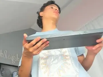 Chaturbate Private Sex Chat of camillo_virgil