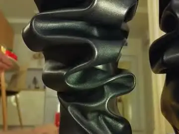 Chaturbate Sex Chat of lili__roze_