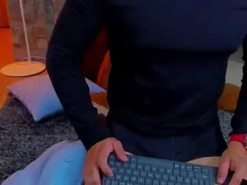 Chaturbate Live Sex Cam of deymon_scott