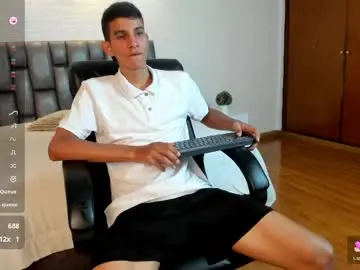 Chaturbate Sex Cam of aaron_whitee