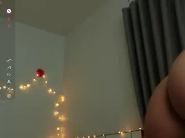 Chaturbate Live Sex Cam of gloriamillss